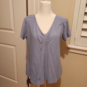 - Cut Loose Women's V Neck top NWT